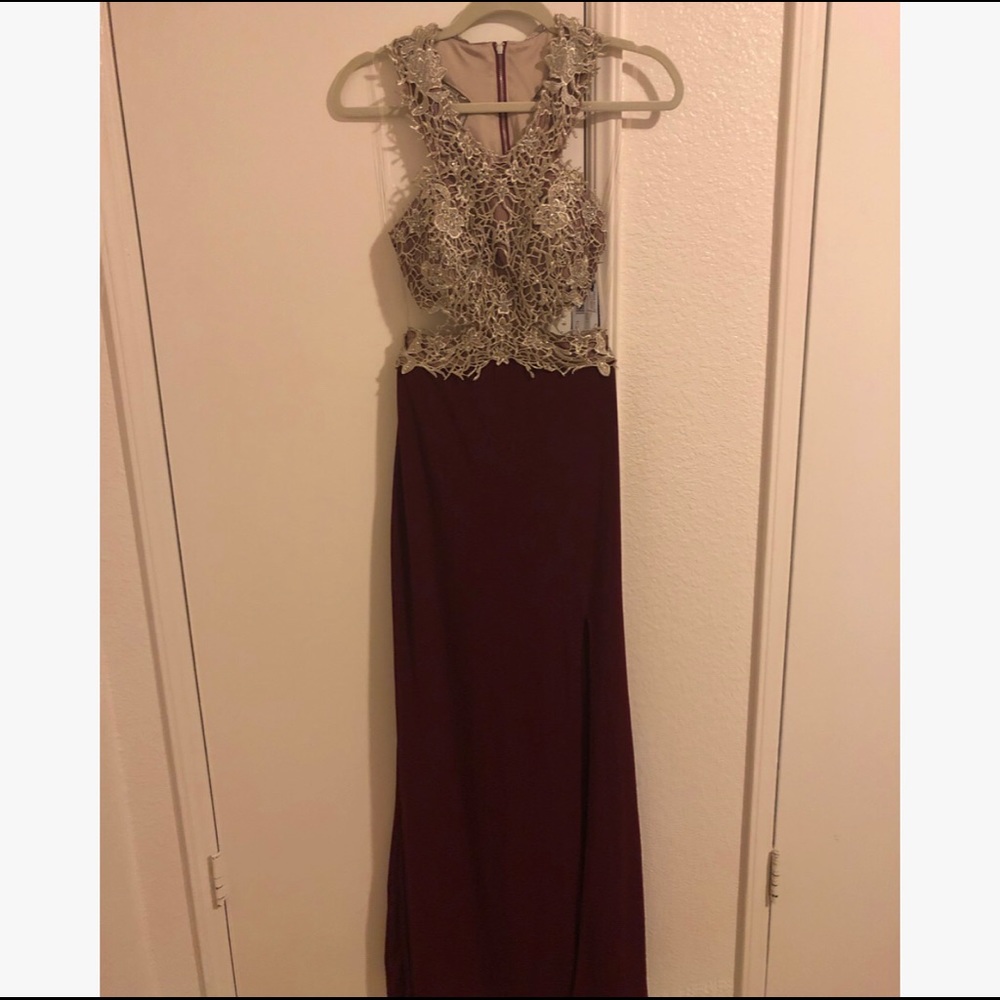 Dear Moon Maroon Lace Prom dress